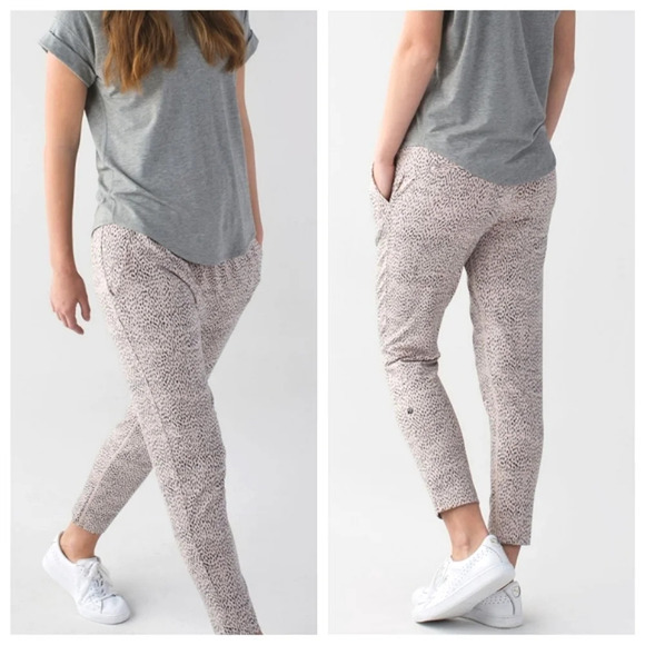 Lululemon Jet Slim Crop Pant Luon Dottie Dash Grain Black  Cream Pockets Size 8 - Picture 1 of 16